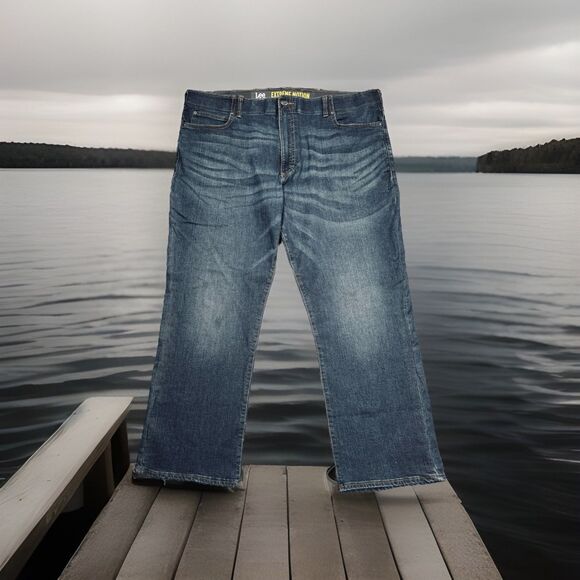 Lee Extreme Motion Bootcut Jeans Mens 42x30 Measures 42x29.5 Blue Regular Fit - Picture 1 of 9